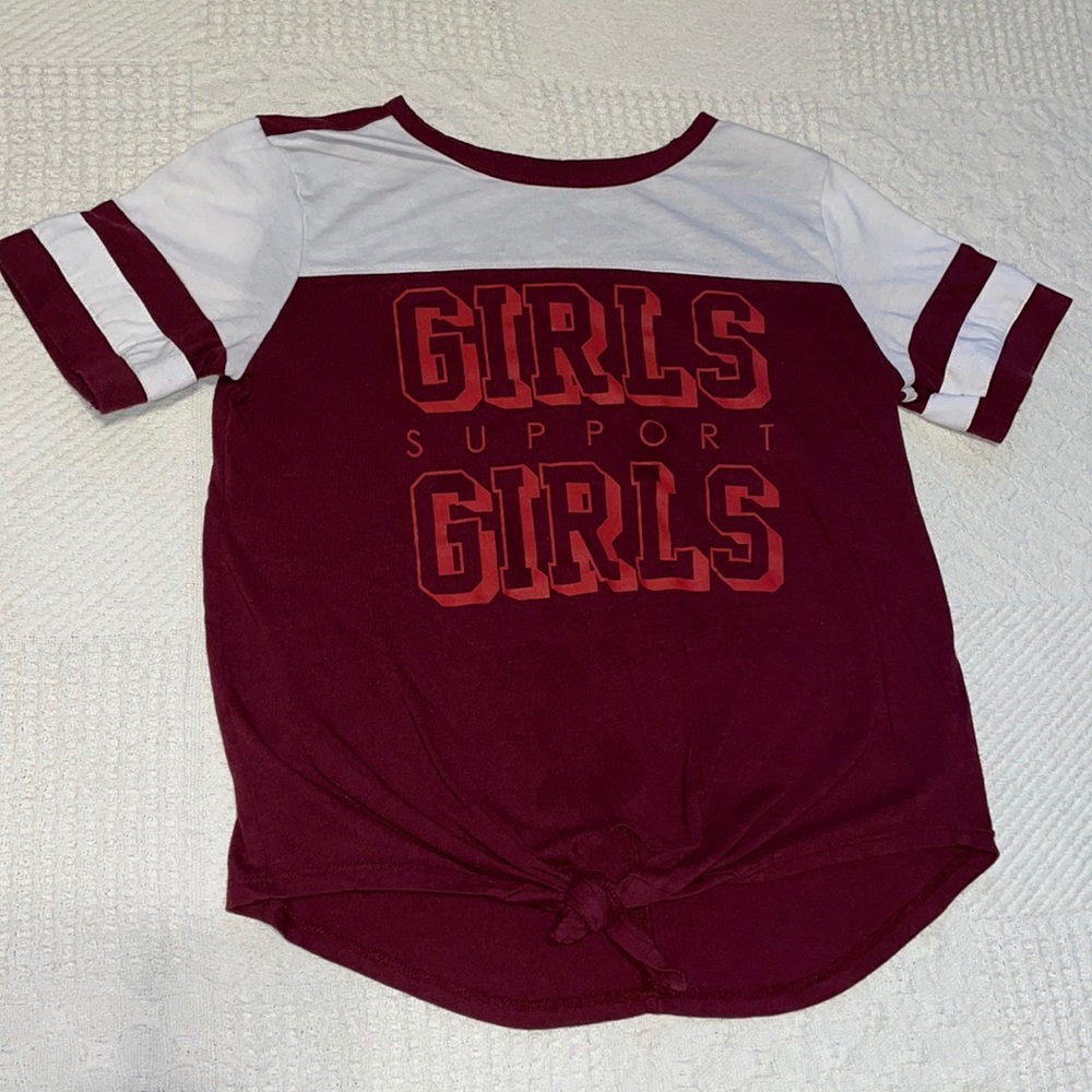 Old Navy Sz M/8 graphic tee shirt w tie accent